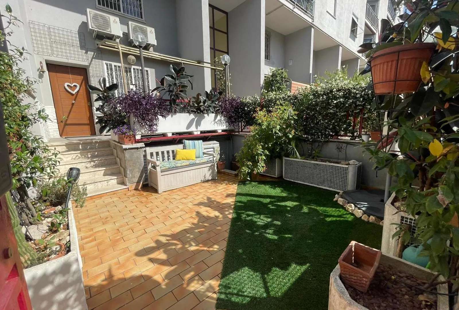 Intero Appartamento Con Giardino E Parcheggio Rome